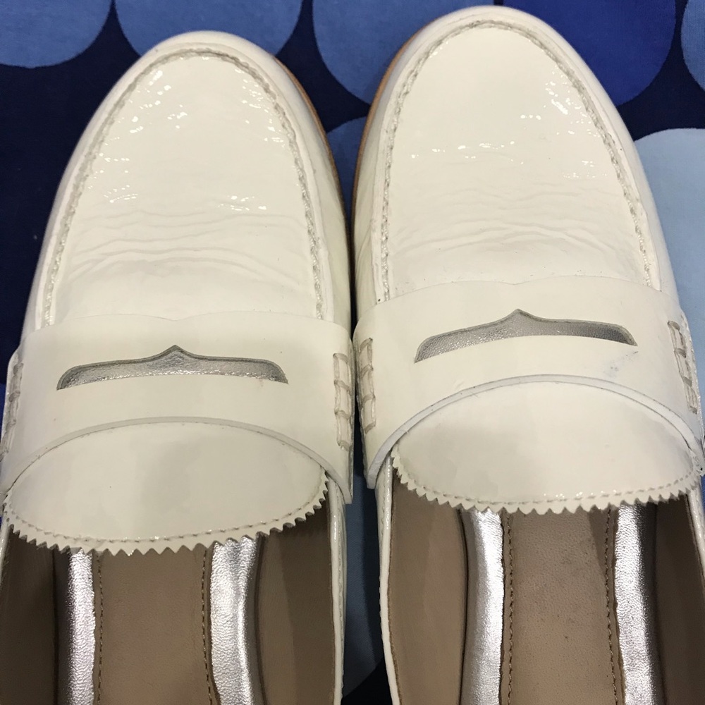 Johnston & Murphy white and silver loafers